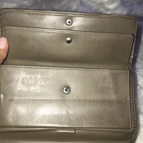 AUTHENTIC EPI LOUIS VUITTON LONG PEPPERED COLORED SNAP WALLET - Picture 7 of 14